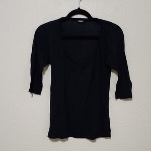 Monrow Black Fitted Ter with 3/4 Sleeves